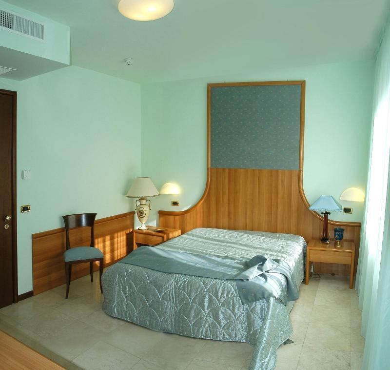 Hotel Royal Vasto Exterior photo
